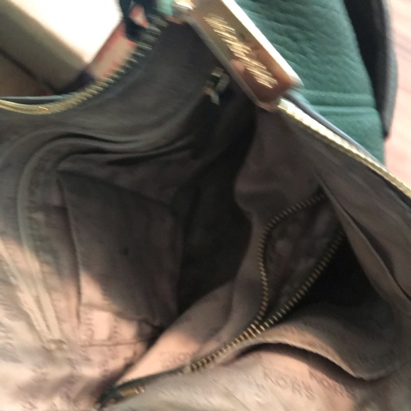 Michael Kors leather shoulder and cross body bag - Picture 6 of 8